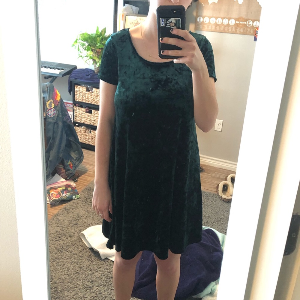 emerald green crushed velvet scoop neck dress